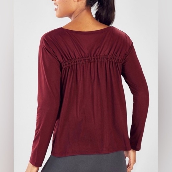 Fabletics maroon cashel cinched long sleeve top medium - Picture 1 of 6